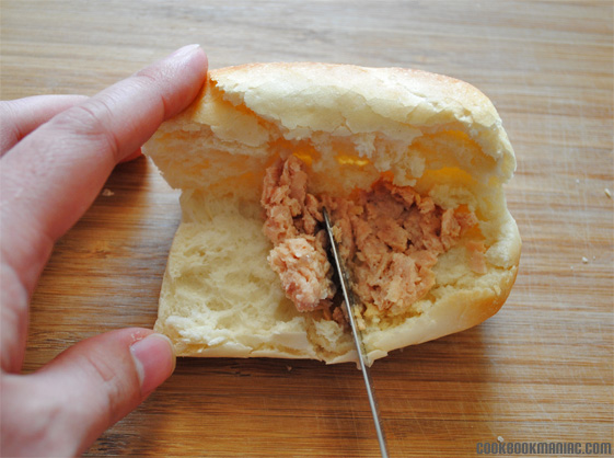 shallots spring onion carrot daikon white radish chili coriander maggi seasoning salt pepper bread baguette 