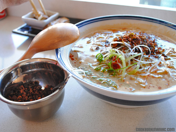 noodles egg tonkotsu broth tantan tan tan gyoza soup garlic pork famous 