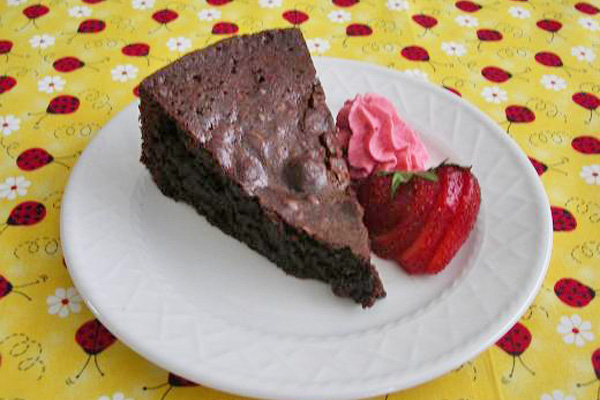 Chocolate Brownie Cake with Fresh Strawberry Whipped Cream – Chocolate Lovers United